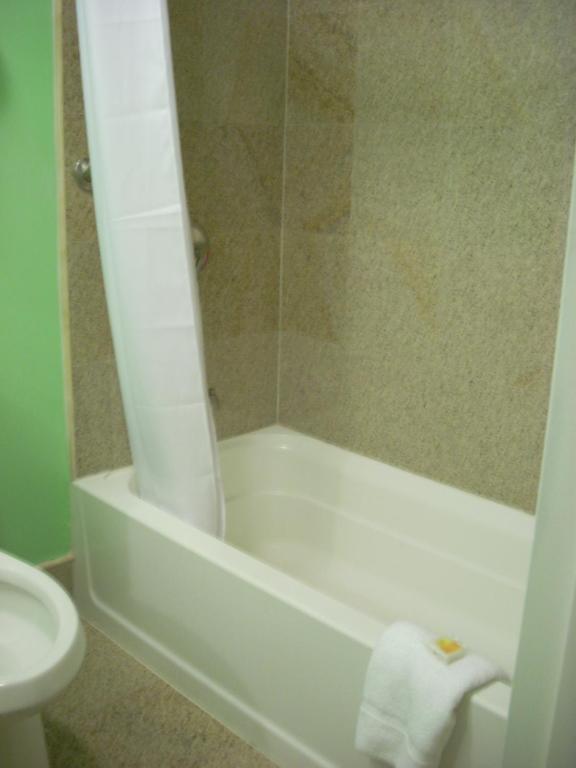 Days Inn & Suites By Wyndham Ozone Park/Jfk Airport 纽约 客房 照片