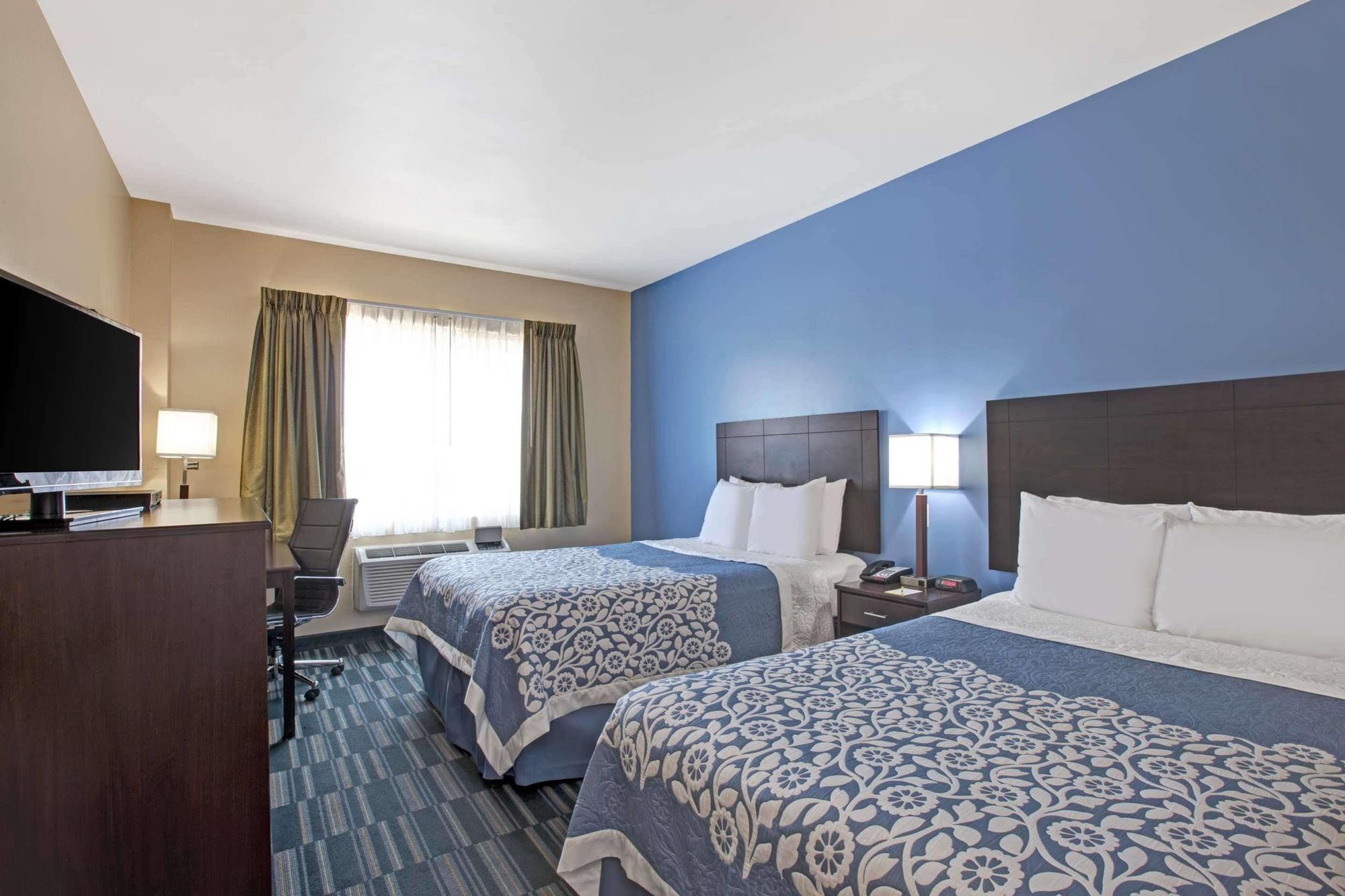 Days Inn & Suites By Wyndham Ozone Park/Jfk Airport 纽约 外观 照片