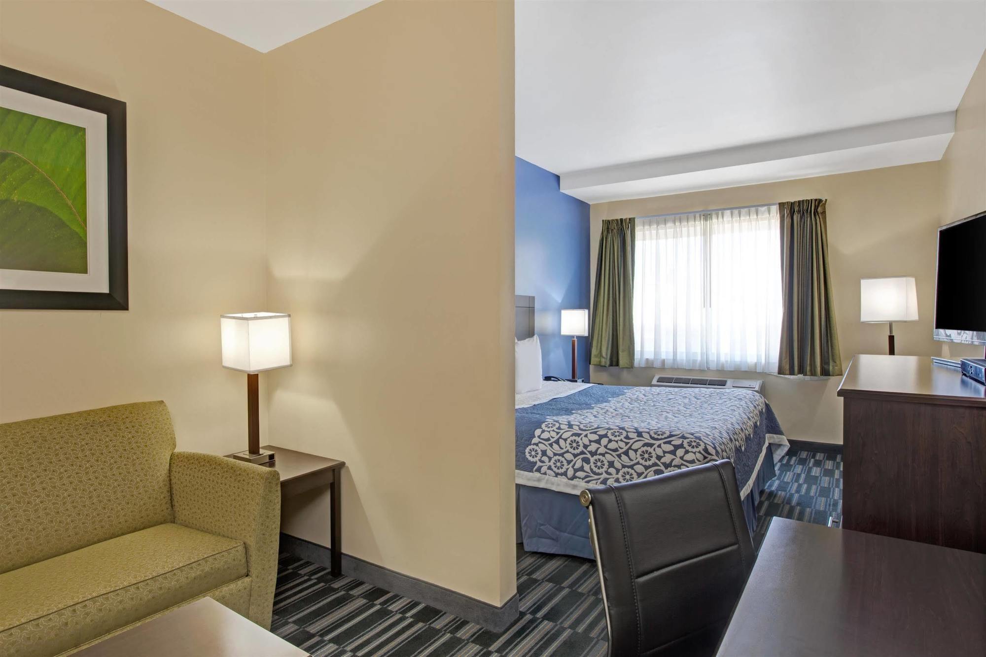 Days Inn & Suites By Wyndham Ozone Park/Jfk Airport 纽约 外观 照片