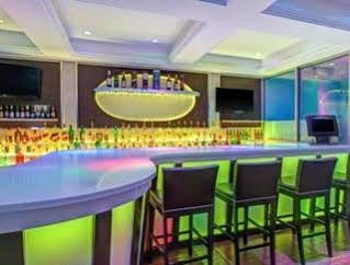 Days Inn & Suites By Wyndham Ozone Park/Jfk Airport 纽约 外观 照片
