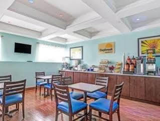 Days Inn & Suites By Wyndham Ozone Park/Jfk Airport 纽约 外观 照片